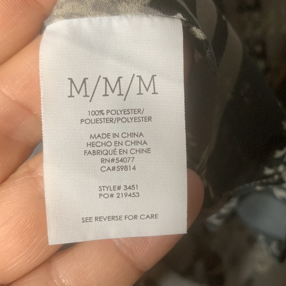 CAbi Women's Size M Graph Trellis Gray Top Blouse Ruffle Neck Sleeveless #3451 - Picture 7 of 8